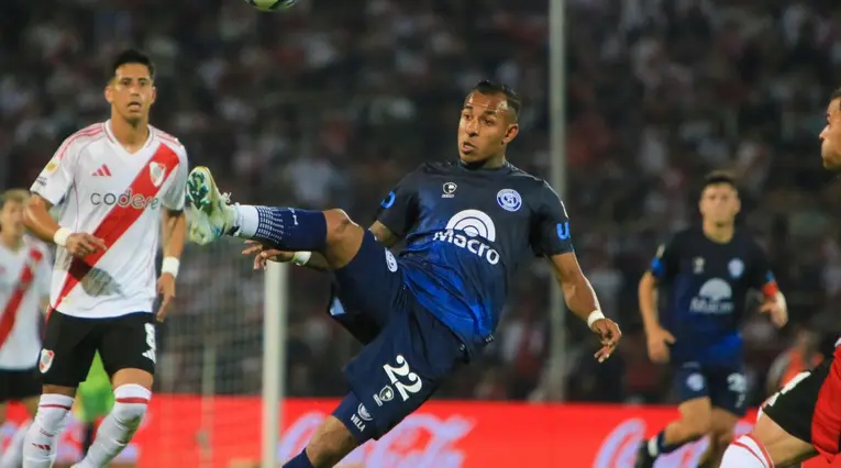 Sebastián Villa vs River Plate