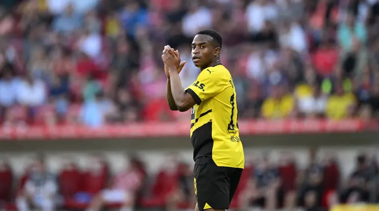Youssoufa Moukoko con el Dortmund