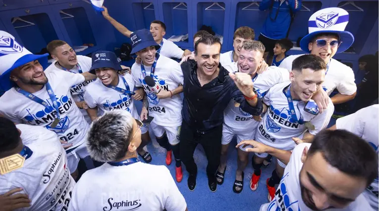 Vélez se queda sin su director técnico para la Copa Libertadores