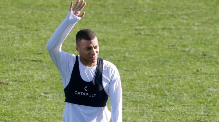 Mbappé en entrenamiento de Real Madrid