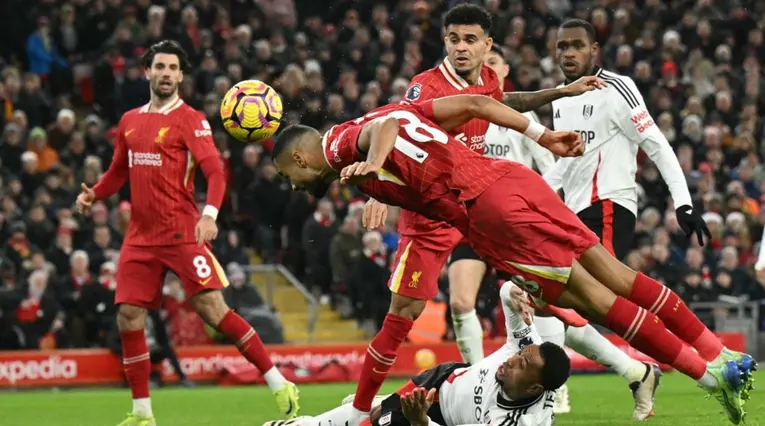 Liverpool y Fulham en duelo por Premier League 2024-2025
