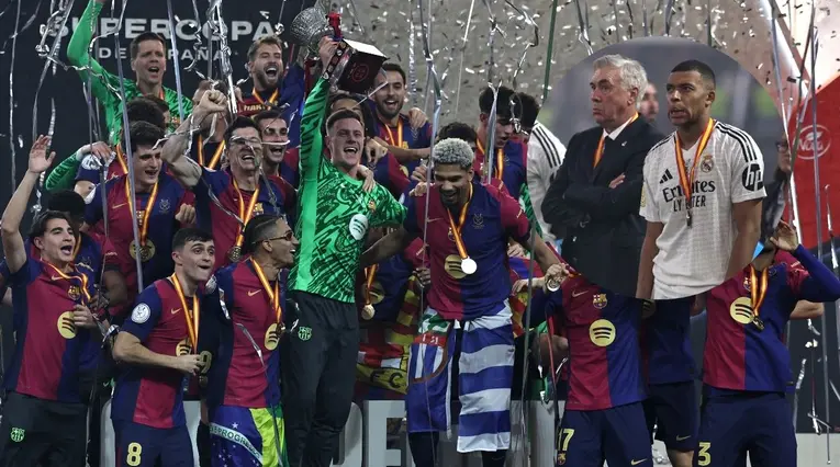 Barcelona venció a Real Madrid y es campeón de la Supercopa de España