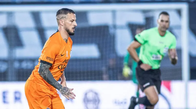 Darío Benedetto con Olimpia