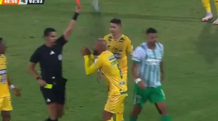 Fredy Hinestroza expulsado en la final de la Superliga 