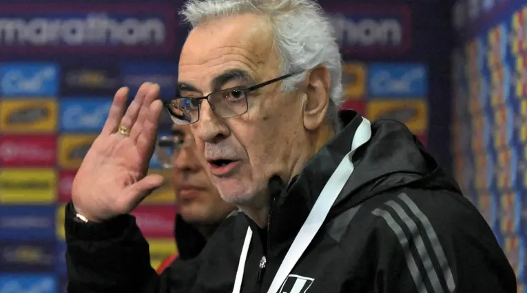 Jorge Fossati entrenador de la selección de Perú