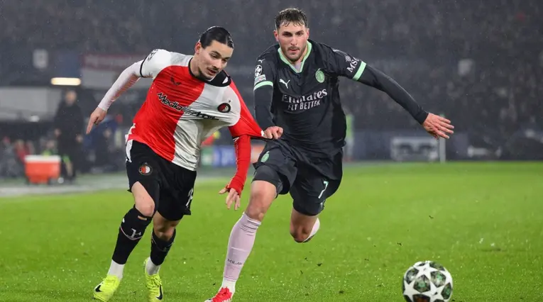 Feyenoord y Milan en duelo por Champions 2024-2025