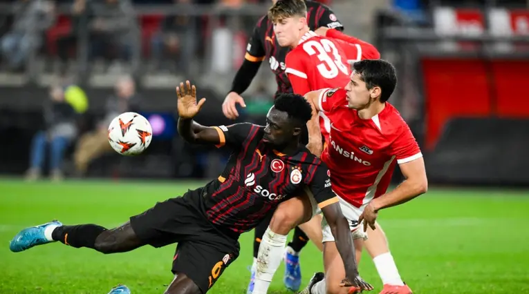 AZ Alkmaar y Galatasaray en duelo por Europa League 2024-2025