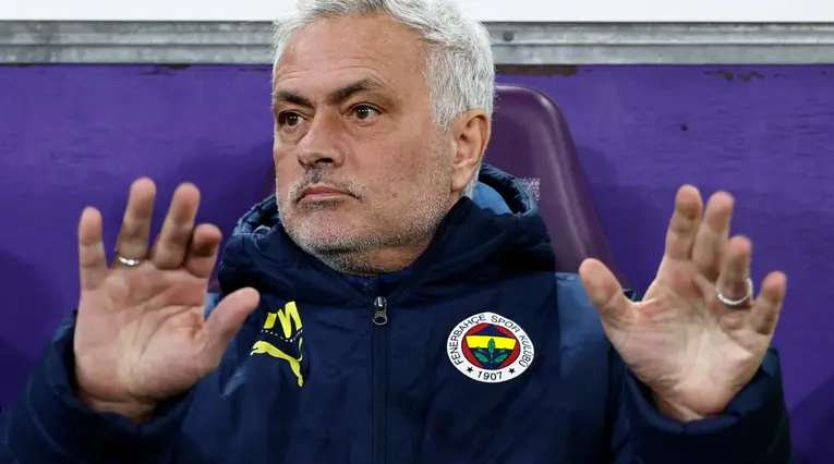 José Mourinho, sancionado en el Fenerbahce
