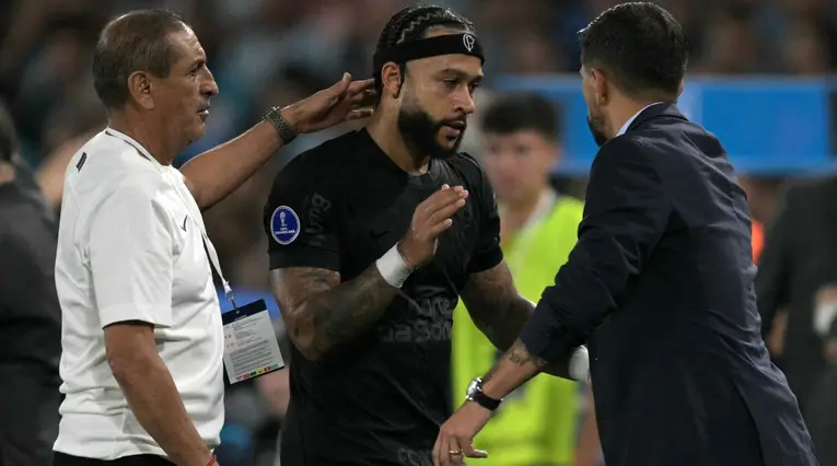 Memphis Depay con Corinthians