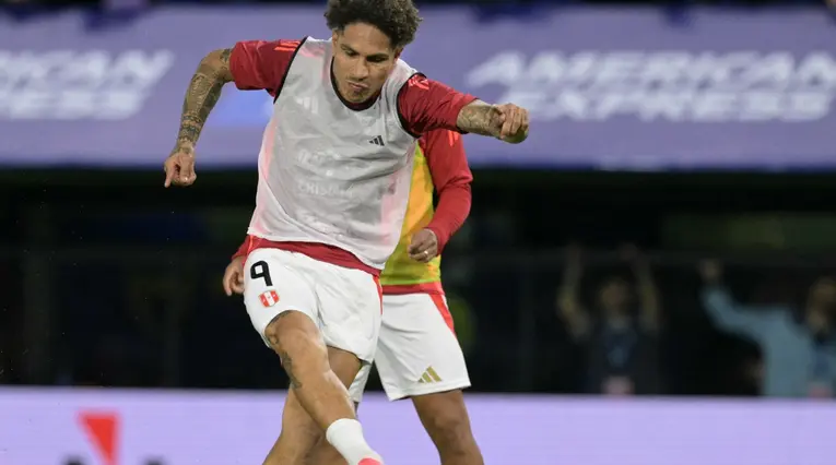Paolo Guerrero con la selección de Perú