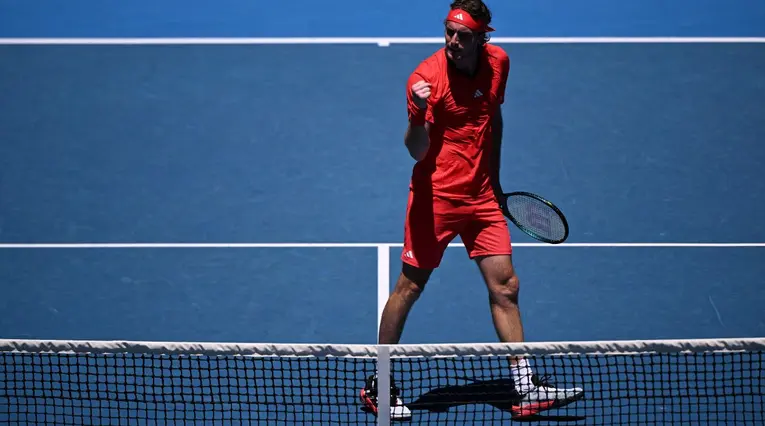 Tsitsipás llega a sus primeras semifinales de 2025 en el Torneo de Dubái 