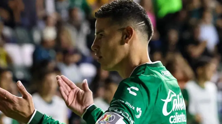 James empieza con problemas en México: duras críticas por su nivel