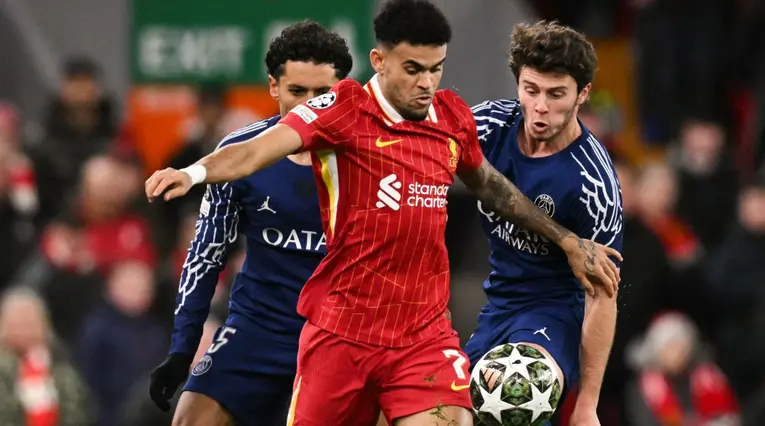 Luis Díaz paga los platos rotos tras debacle de Liverpool en Champions