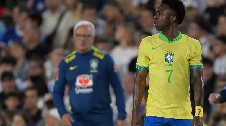 Vinicius estalla contra la interna de Brasil: "No voy a perder más"