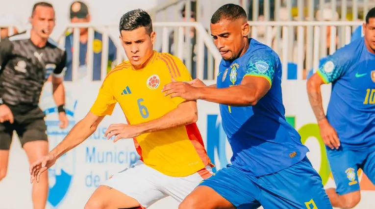 Colombia y Brasil se enfrentan por la Copa América de Fútbol Playa 2025