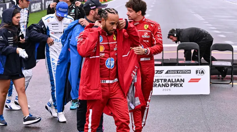 Lewis Hamilton protagonizó pelea con ingeniero de Ferrari en el inicio de la F1