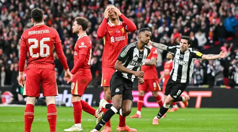 Liverpool y Newcastle en la final de la Carabao Cup 2025