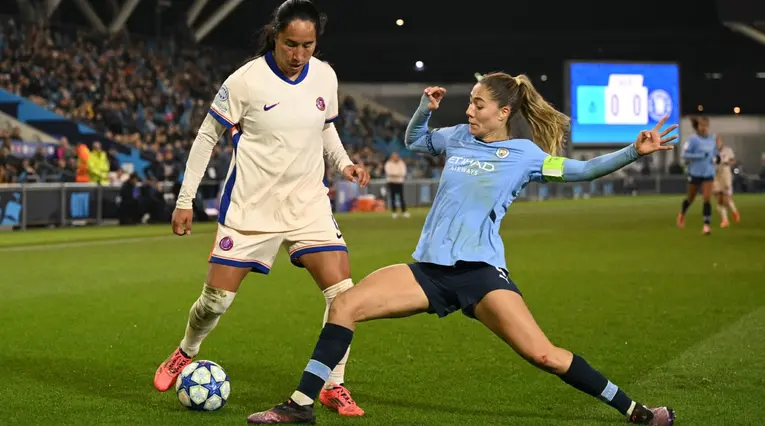 Mayra Ramírez en el Manchester City vs Chelsea de la Champions League