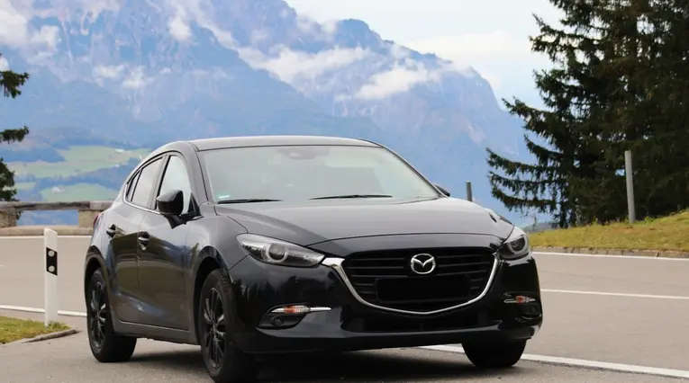 Carro Mazda