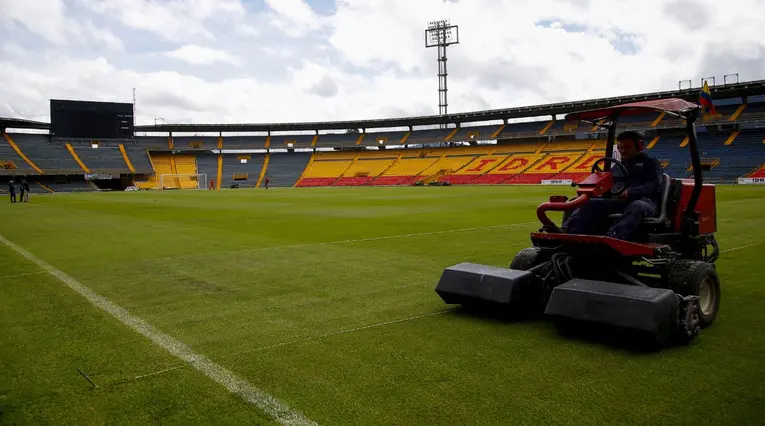 Gramilla del estadio El Campín de Bogotá