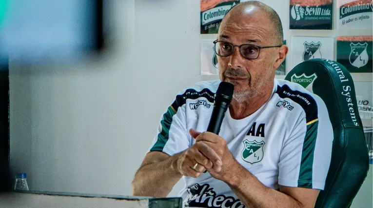 Alfredo Arias, entrenador uruguayo de fútbol