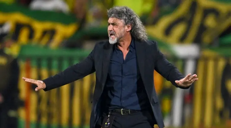 Leonel Álvarez, entrenador colombiano de fútbol