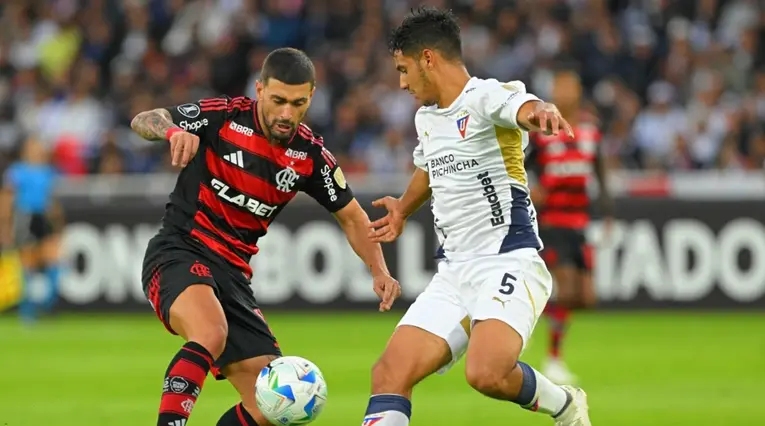 Liga de Quito y Flamengo en duelo por Copa Libertadores 2025