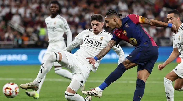 Real Madrid y Barcelona en duelo por la Supercopa de España 2025