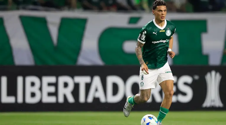 Richard Ríos, mediocampista colombiano en Palmeiras