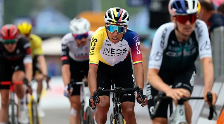 Egan Bernal seguirá intentando por ganar el Giro de Italia