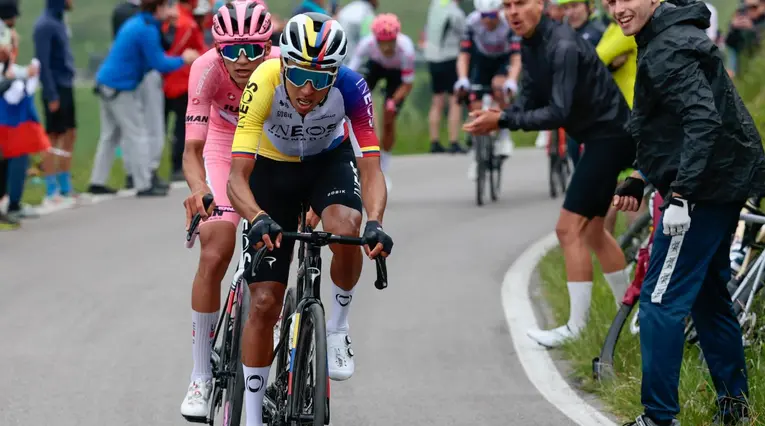 Egan Bernal en el Giro de Italia 2025