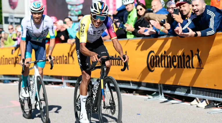 Egan Bernal en la etapa 16 del Giro de Italia 2025
