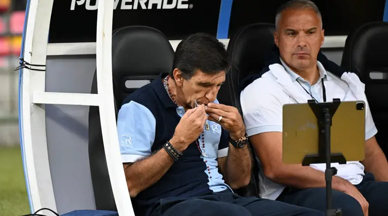 Gustavo Costas, director técnico de Racing prioriza el fichaje de dos colombianos