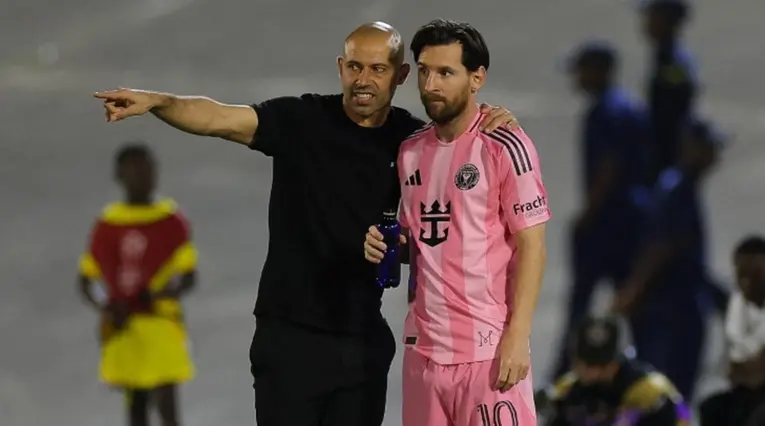 Javier Mascherano y Lionel Messi, entrenador y futbolista