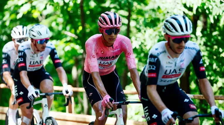 Juan Ayuso, líder del Giro de Italia etapa 18