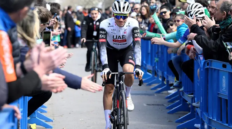 Juan Ayuso, líder del UAE Team Emirates en el Giro de Italia