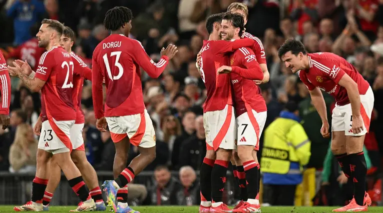 Manchester United no se conforma con el paso a la final de la Europa League