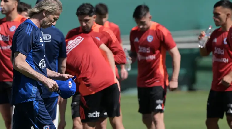 Ricardo Gareca director técnico de la selección de Chile en la práctica de Eliminatorias