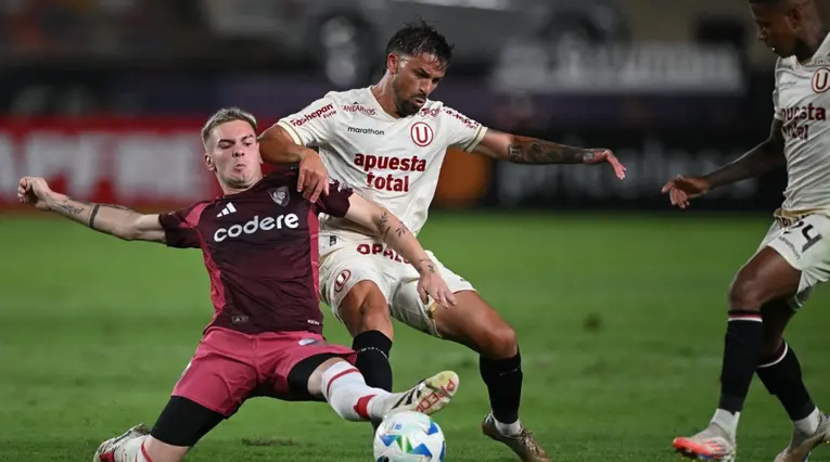 Universitario y River Plate en duelo por Copa Libertadores 2025