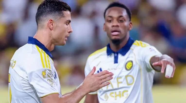 Cristiano Ronaldo y Jhon Jader Durán