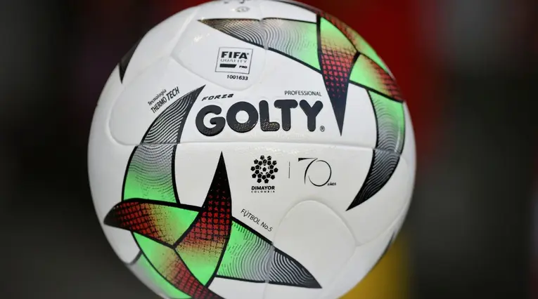 Balón del fútbol colombiano