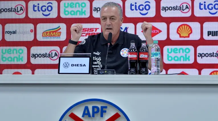 Gustavo Alfaro con la selección de Paraguay