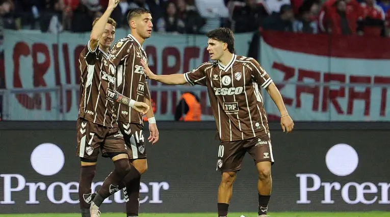 Platense se corona campeón de Argentina al vencer a Huracán 