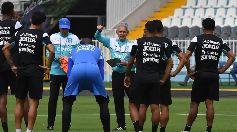 Reinaldo Rueda con la selección de Honduras