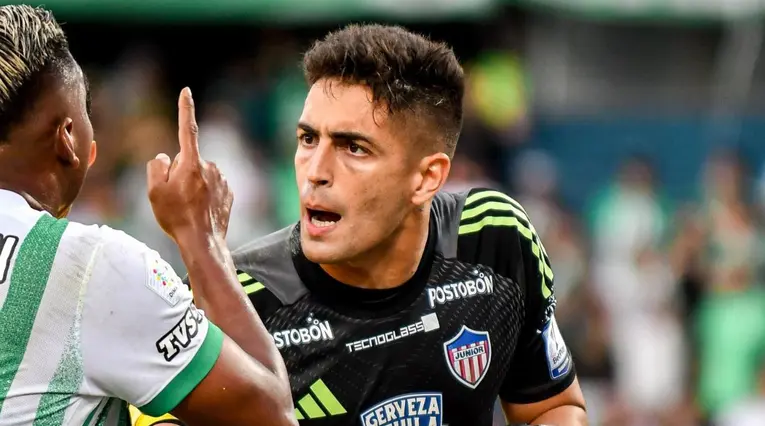 Santiago Mele con Junior