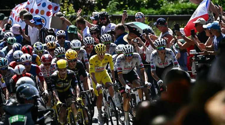 Pelotón del Tour de Francia 2025