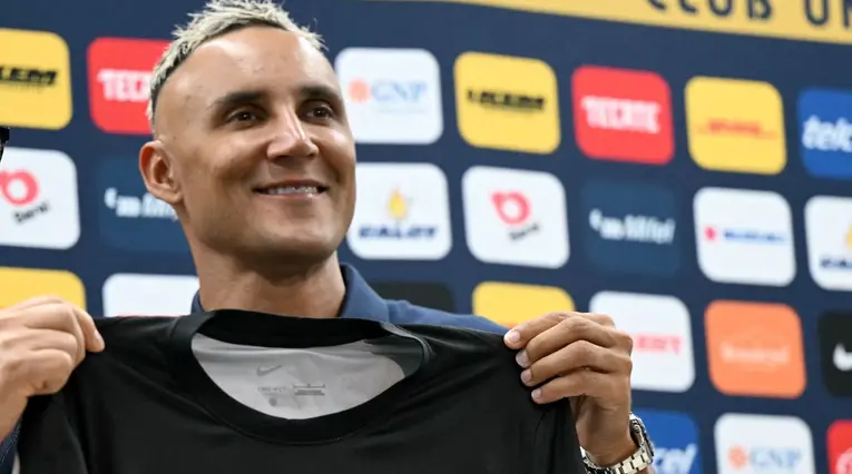 Keylor Navas fue presentado por su nuevo equipo