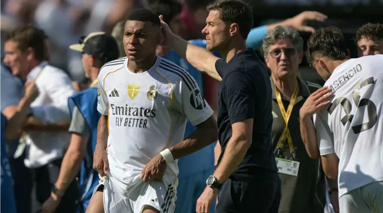 Xabi Alonso tomaría contundente medida con figura de Real Madrid 