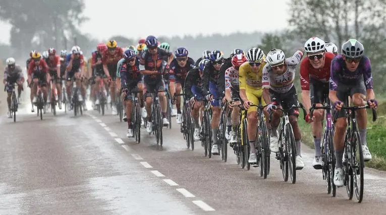 Pelotón del Tour de Francia 2025