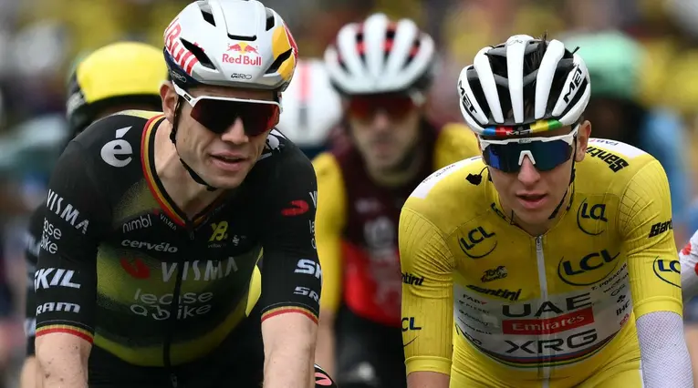 Wout van Aert y Tadej Pogacar